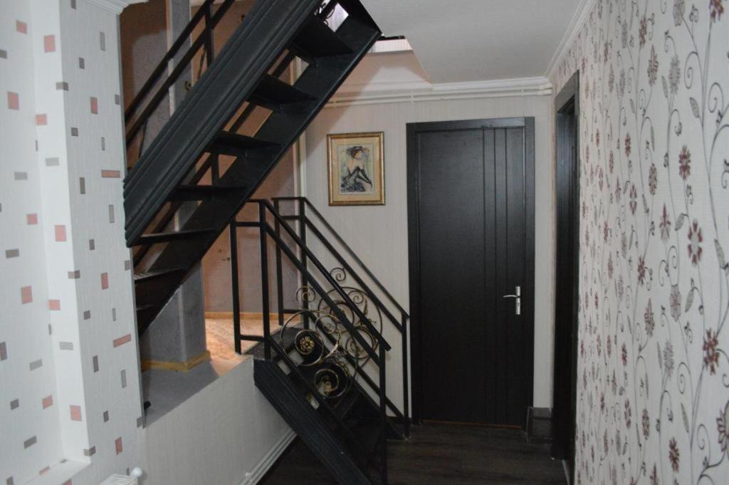Georgian Guest House On Asatiani Tiflis Exterior foto