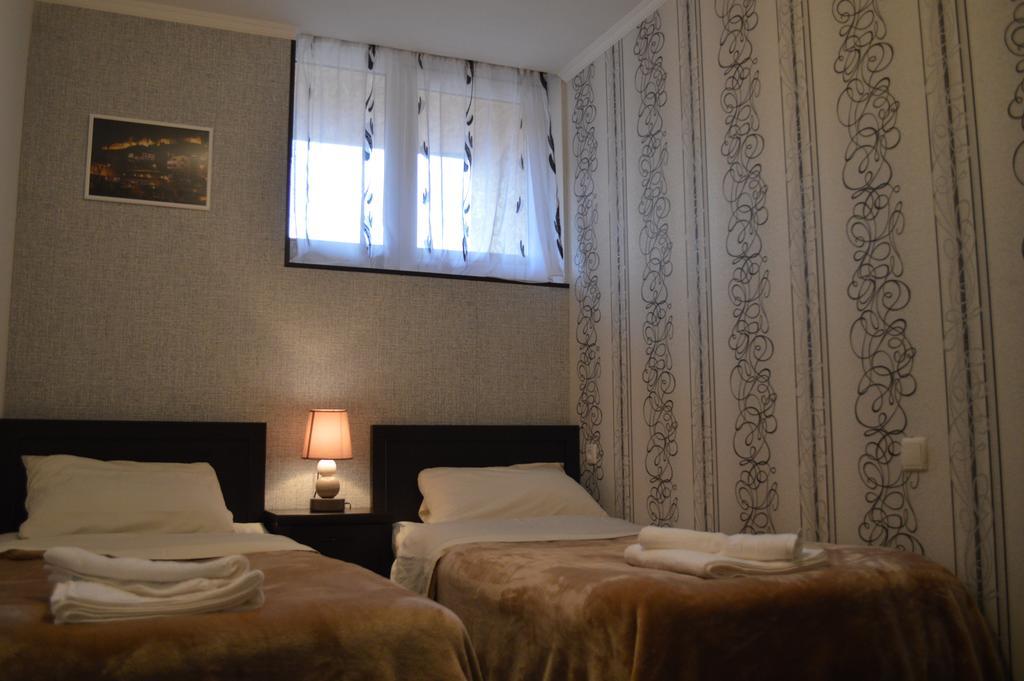 Georgian Guest House On Asatiani Tiflis Habitación foto